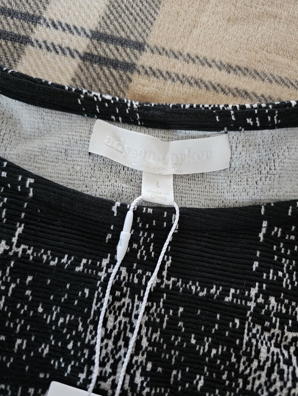 Adyson Parker Black and White Patterned Ribbed Top - Picture 4 of 9